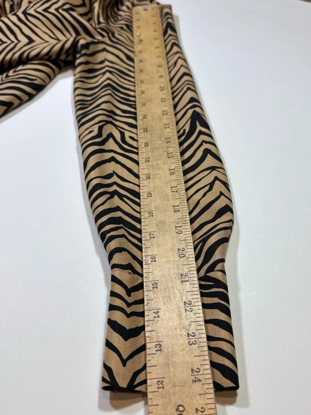 Lafayette 148 Scottie Blouse 100% Silk Size S Zebra Print Animal Luxury Designer - Picture 14 of 14